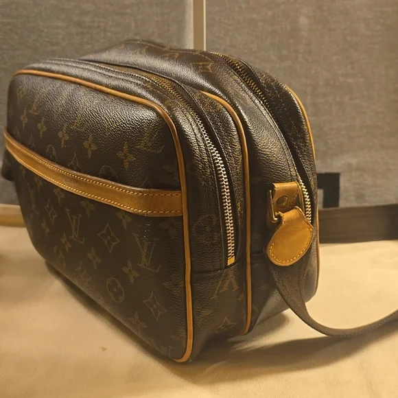 Louis Vuitton Monogrammed Reporter Bag PM - Picture 2 of 14